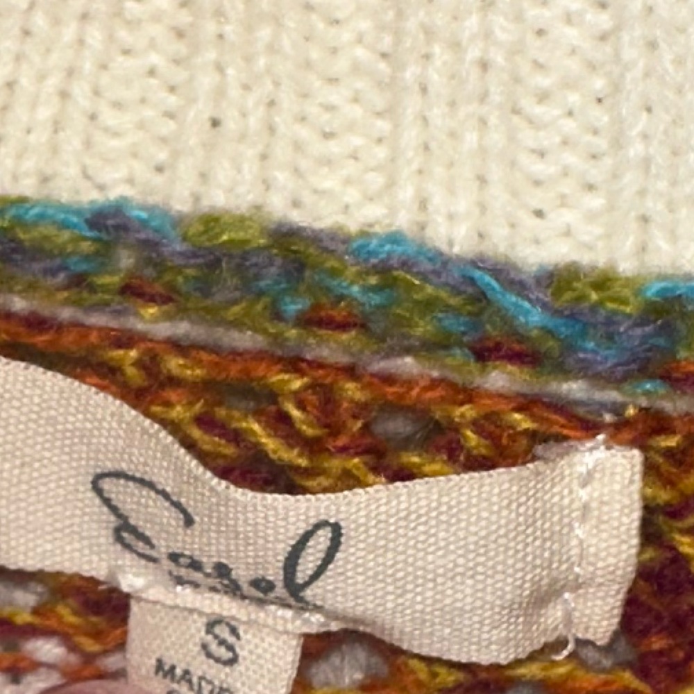 New Easel Floral Light weight sweater puff flowers. S,M,L - Picture 5 of 6